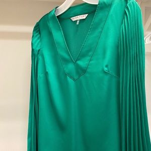 TRINA TURK ALMANDE PLEATED SLEEVE BLOUSE